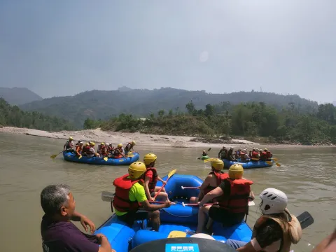 Rafters navigating exciting Sunkoshi River rapids